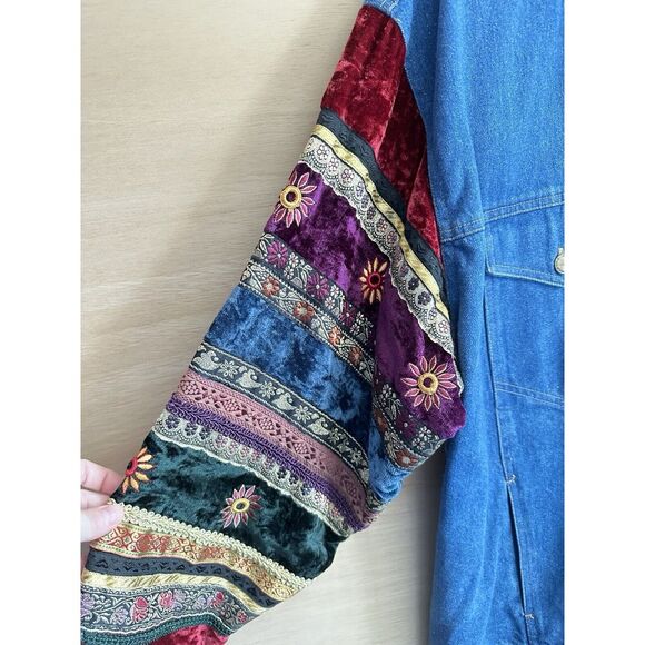 Elisabeth By Liz Claiborne Denim Jacket With Patchwork Sleeve street styles - Picture 2 of 5